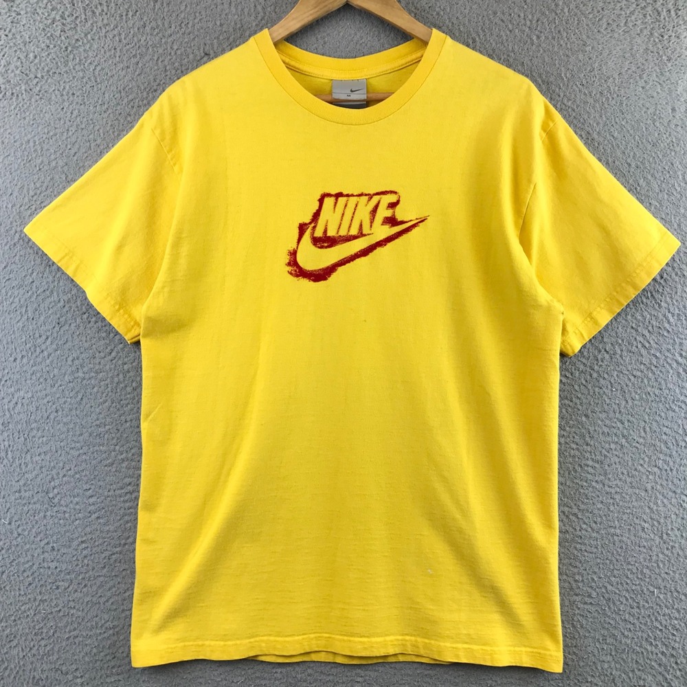Nike silver tag Men's Yellow T Shirt Graphic Print Short Sleeve Crew Neck Size M